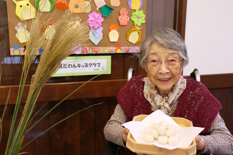 お月見と言えば「お団子！」、満面の笑みで待ち遠しい今宵の満月です🌕